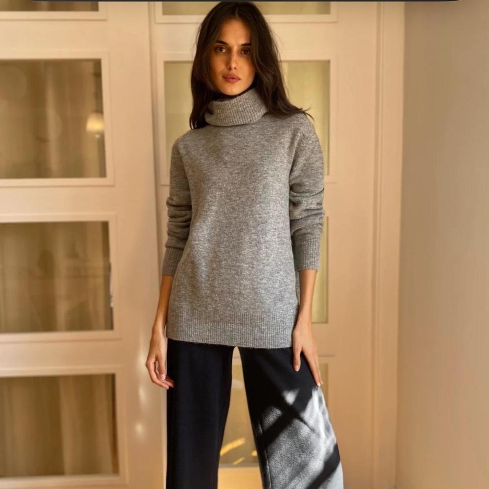 Aritzia Community Heather Gray Turtleneck Sweater, Wool & Yak Blend, Size XS